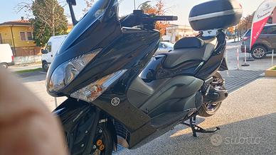 BELLE YAMAHA TMAX 500