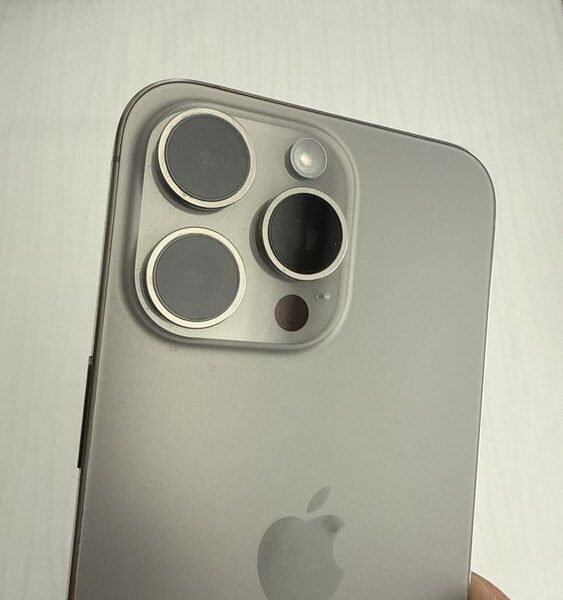 iPhone 15 Pro Max - 256Go - Natural Titanium