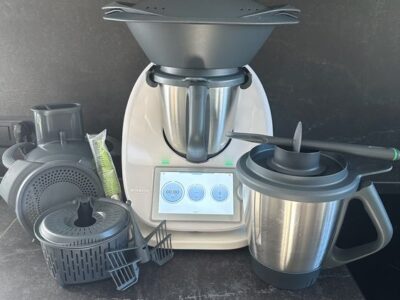 Thermomix TM6 avec de nombreux accessoires